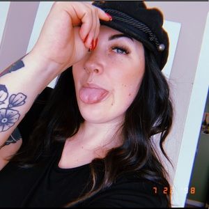 Meet your Posher, Casey